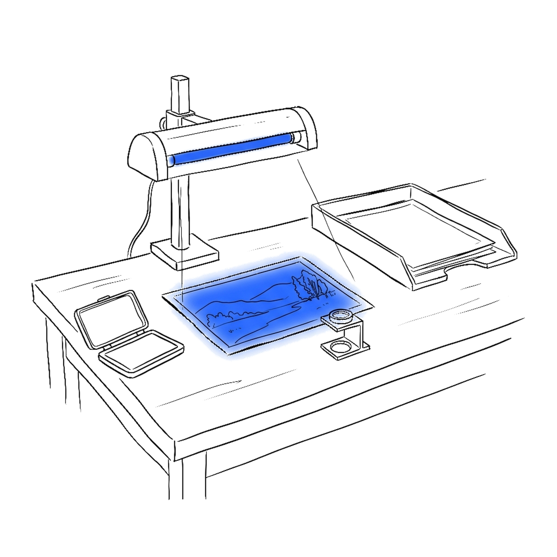 Handgezeichnete Skizze eines Prüftischs mit UV-Lampe über einem blau leuchtenden Foto, daneben Lupe, Stempelkissen und Ablage